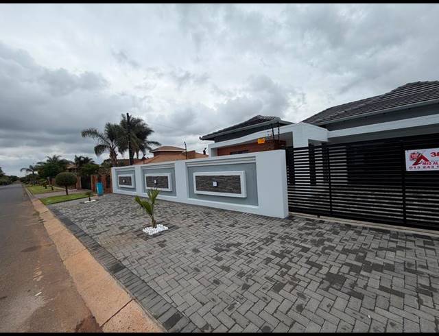 5 BEDROOM HOUSE FOR SALE IN AERORAND